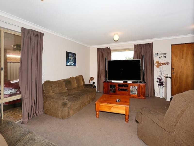 61 Sunningdale Chase, Meadow Springs WA 6210