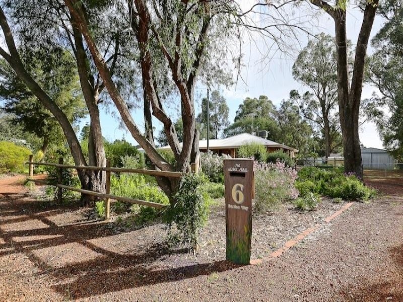6 Bardoc Way, Greenfields WA 6210