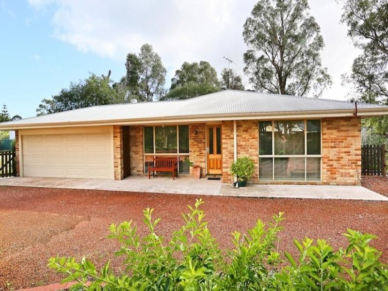 6 Bardoc Way, Greenfields WA 6210