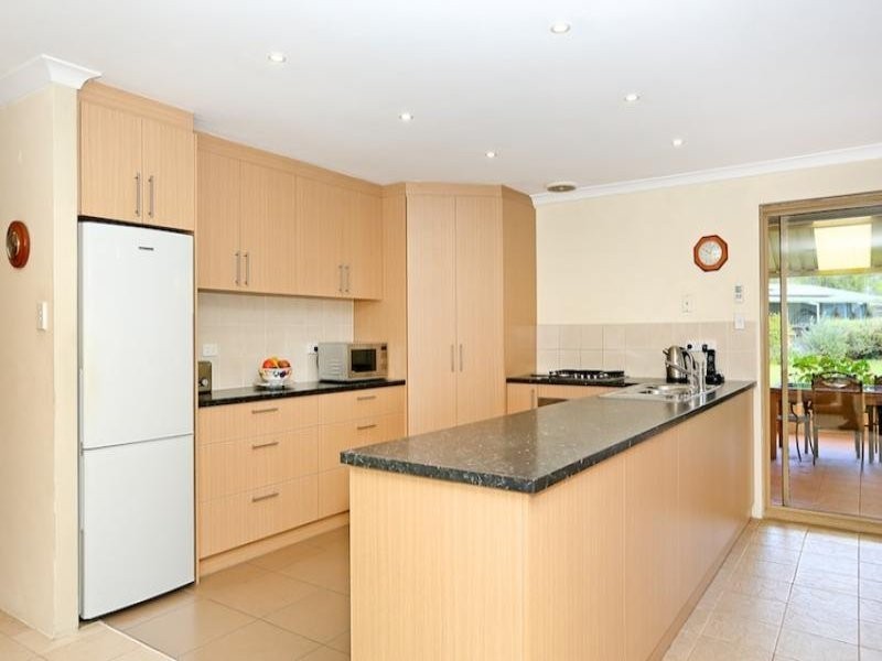 6 Bardoc Way, Greenfields WA 6210