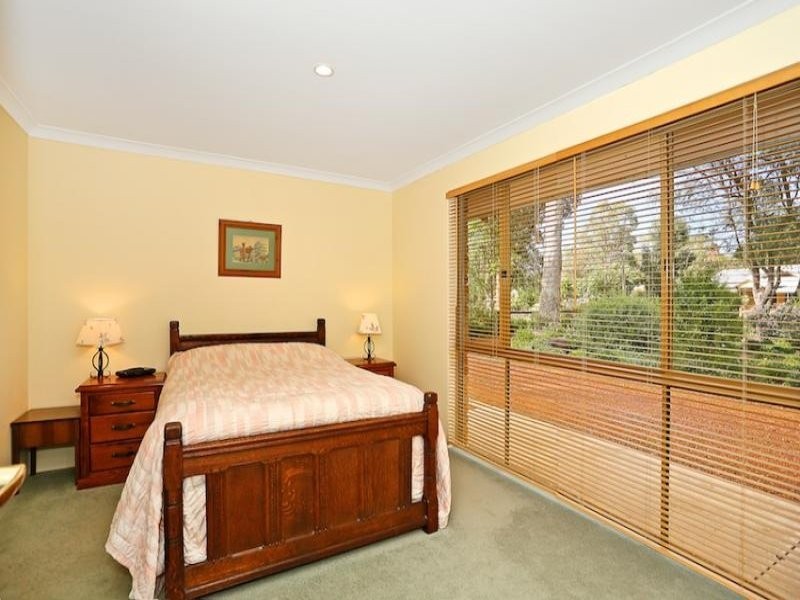 6 Bardoc Way, Greenfields WA 6210