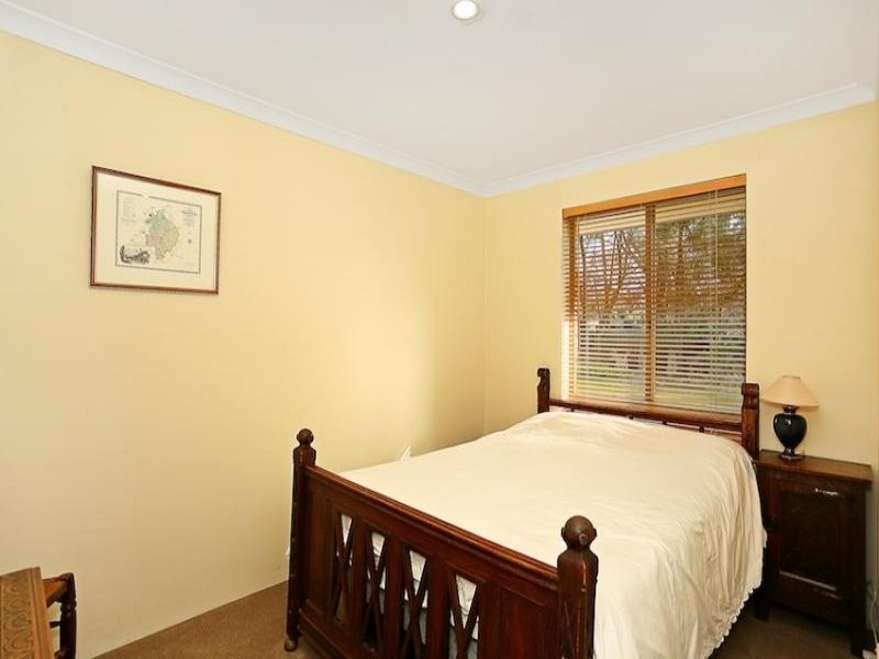 6 Bardoc Way, Greenfields WA 6210