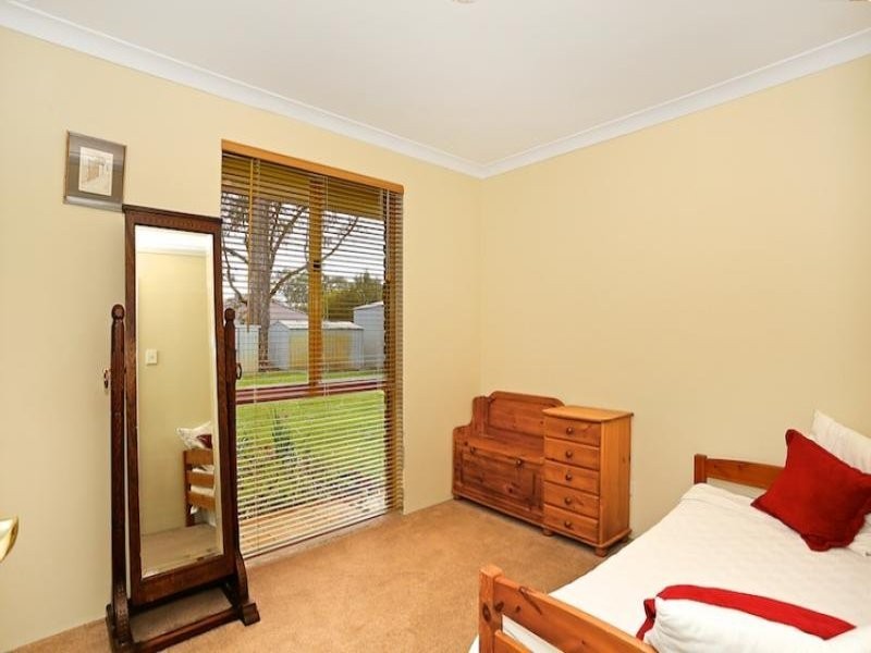 6 Bardoc Way, Greenfields WA 6210