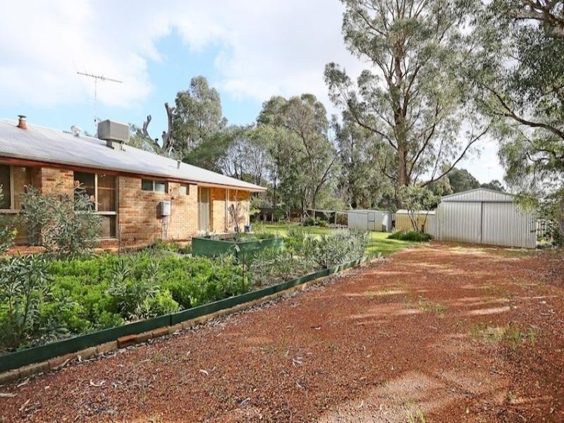 6 Bardoc Way, Greenfields WA 6210