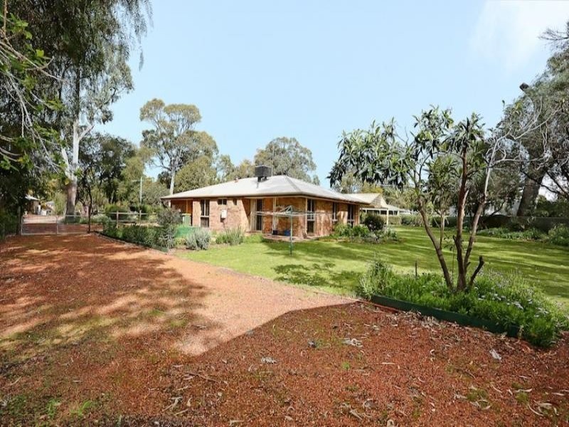 6 Bardoc Way, Greenfields WA 6210