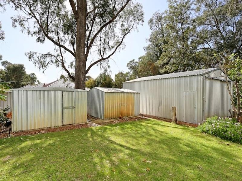 6 Bardoc Way, Greenfields WA 6210