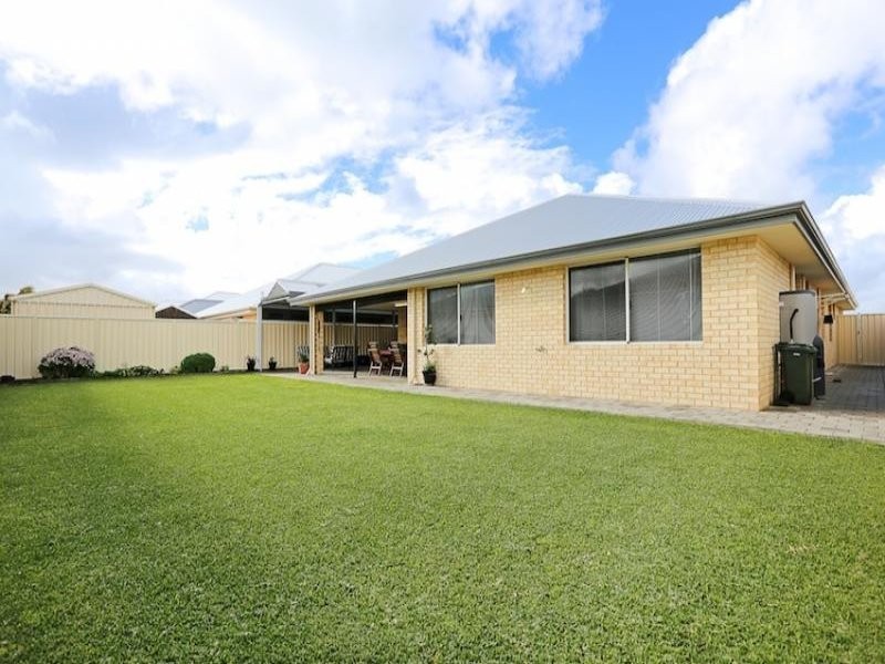 3 Harvest Chase, Madora Bay WA 6210