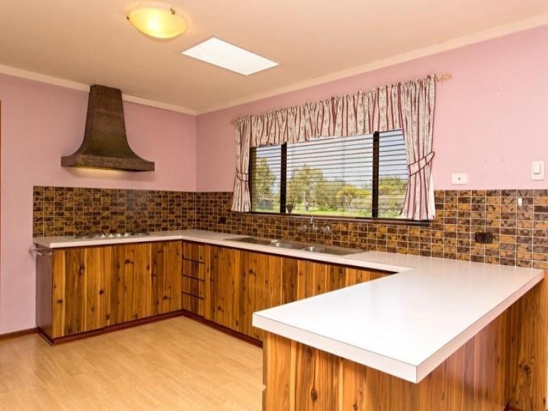 1 Nairn Road, Coodanup WA 6210