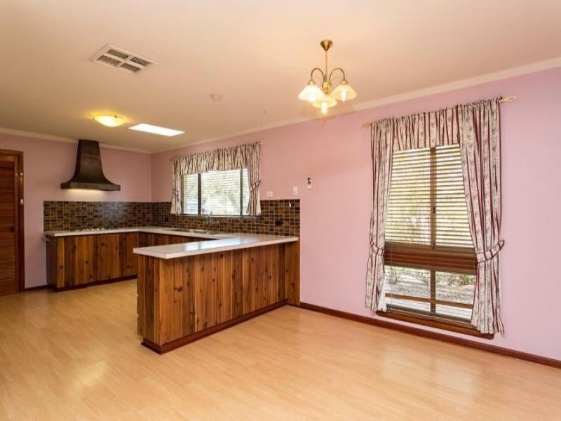 1 Nairn Road, Coodanup WA 6210