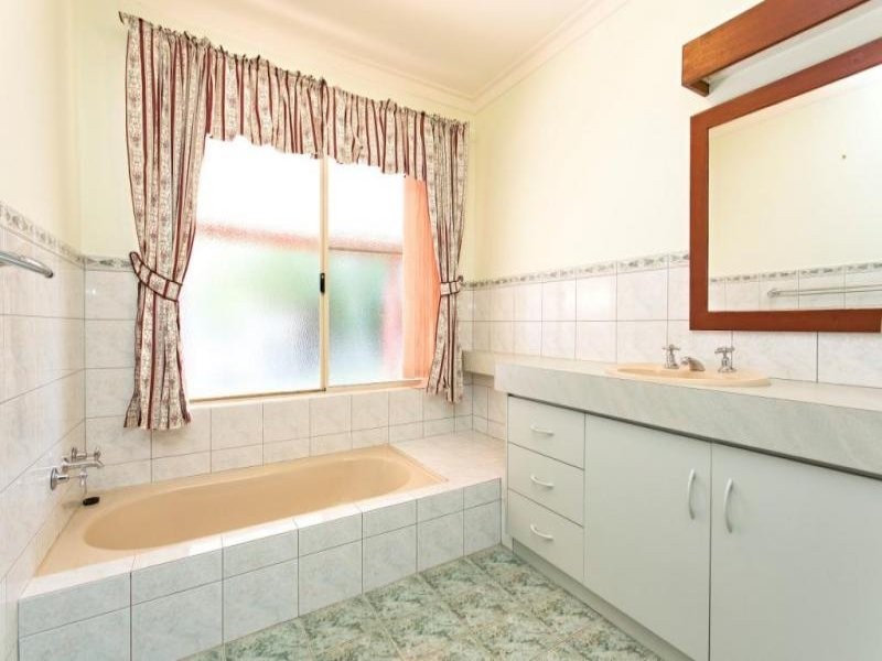 1 Nairn Road, Coodanup WA 6210