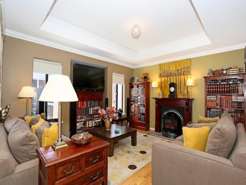 11 Pacifica Way, Dudley Park WA 6210