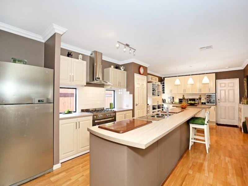 11 Pacifica Way, Dudley Park WA 6210