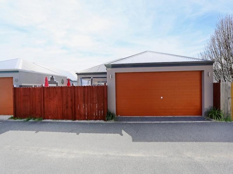 11 Pacifica Way, Dudley Park WA 6210