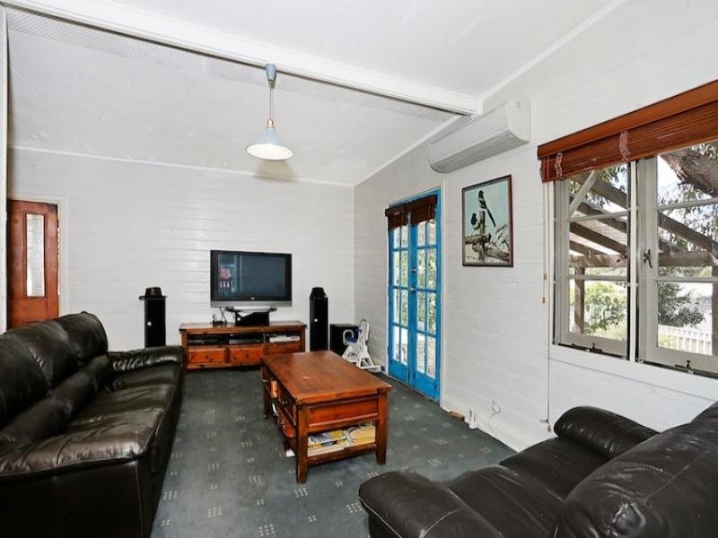 16 Albion Road, Madora Bay WA 6210