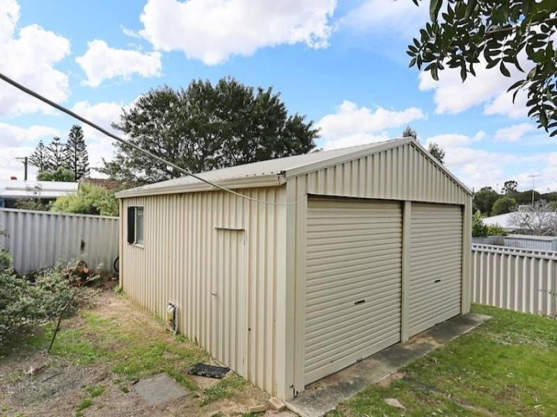 16 Albion Road, Madora Bay WA 6210