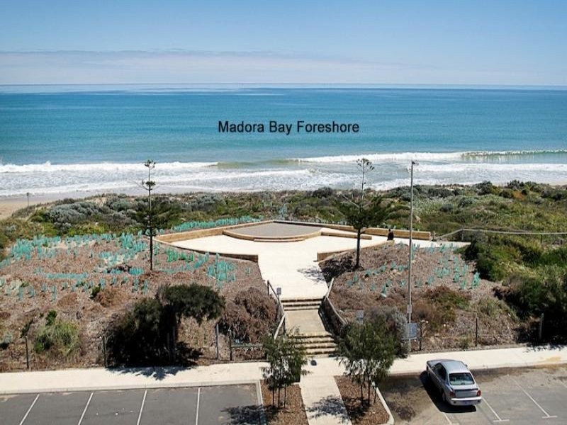 16 Albion Road, Madora Bay WA 6210