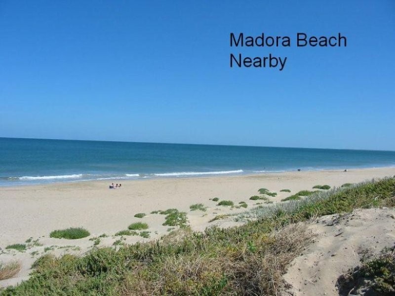 16 Albion Road, Madora Bay WA 6210