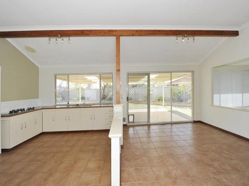 14 Cuvier Place, San Remo WA 6210