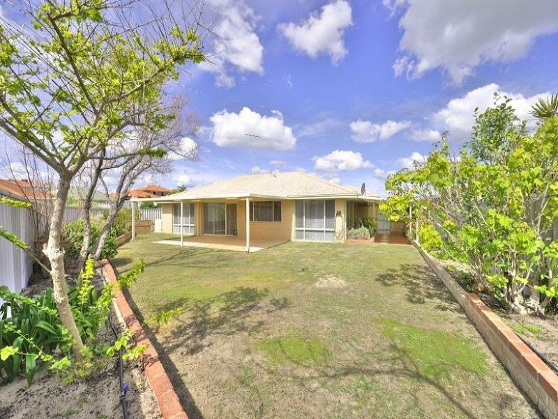 14 Cuvier Place, San Remo WA 6210