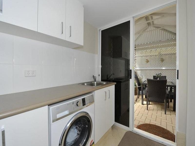 3/3 Leslie Street, Dudley Park WA 6210