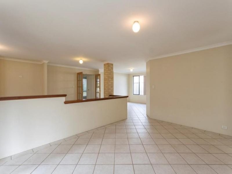 59 Floribunda Avenue, Halls Head WA 6210