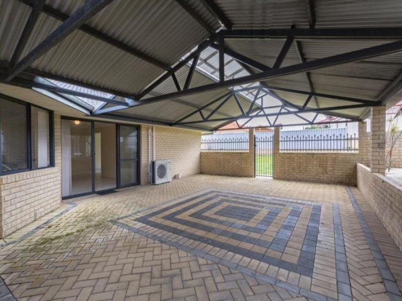 59 Floribunda Avenue, Halls Head WA 6210