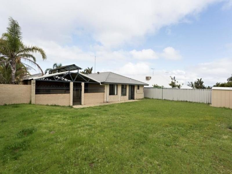 59 Floribunda Avenue, Halls Head WA 6210