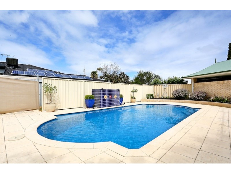 15 Brighton Place, Greenfields WA 6210