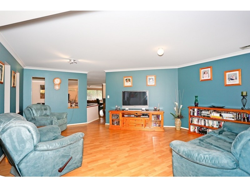 15 Brighton Place, Greenfields WA 6210