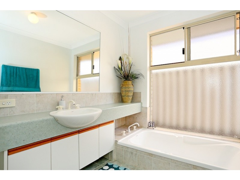 15 Brighton Place, Greenfields WA 6210