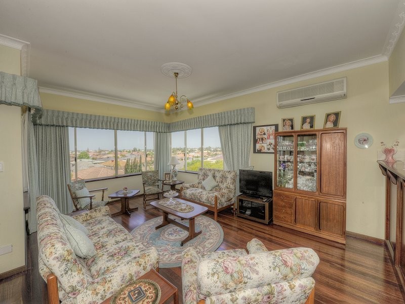 6 Botanic Close, Singleton WA 6175