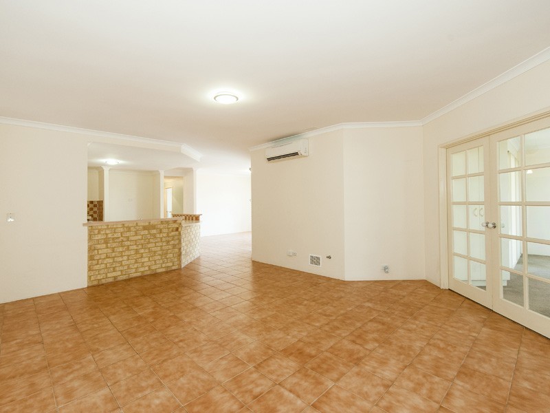 30 Seaforth Drive, Halls Head WA 6210