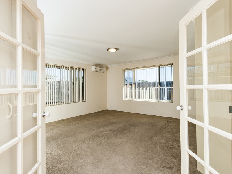 30 Seaforth Drive, Halls Head WA 6210