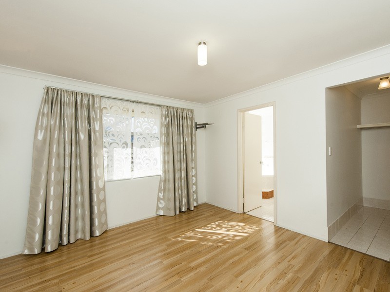 30 Seaforth Drive, Halls Head WA 6210