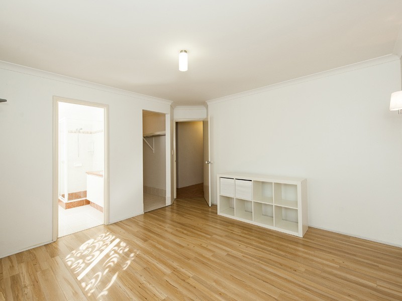 30 Seaforth Drive, Halls Head WA 6210