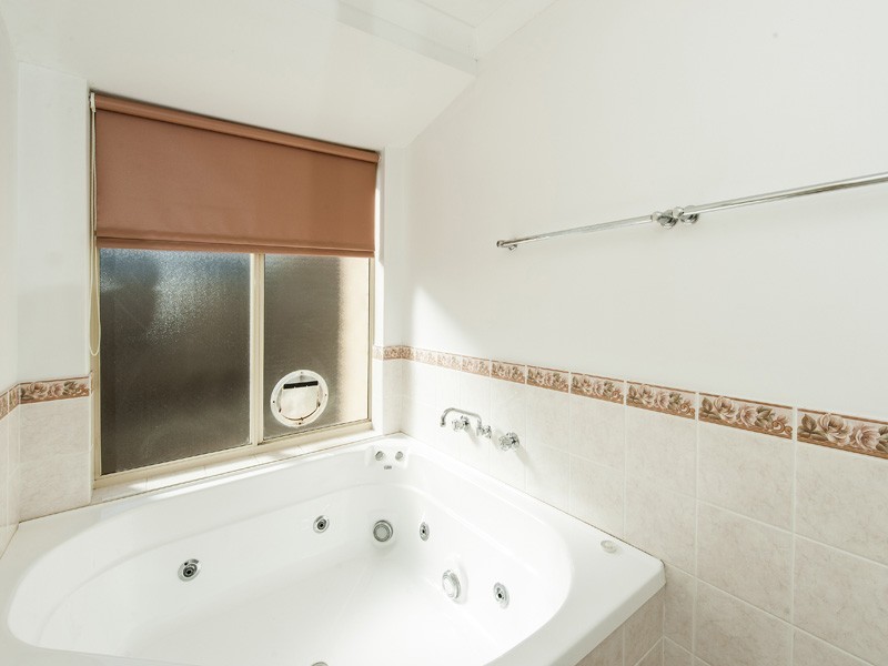 30 Seaforth Drive, Halls Head WA 6210