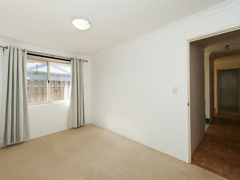 30 Seaforth Drive, Halls Head WA 6210