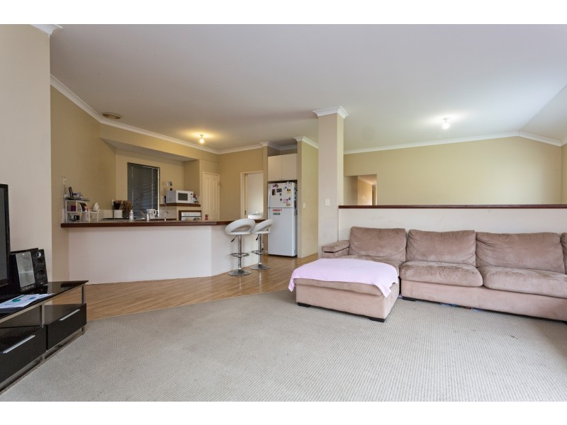 16 Heyerdahl Way, Dudley Park WA 6210