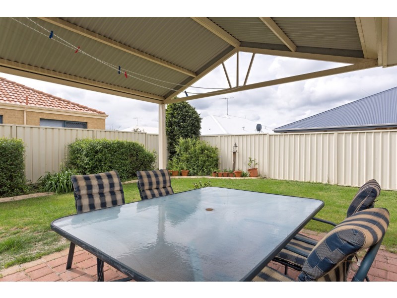 16 Heyerdahl Way, Dudley Park WA 6210