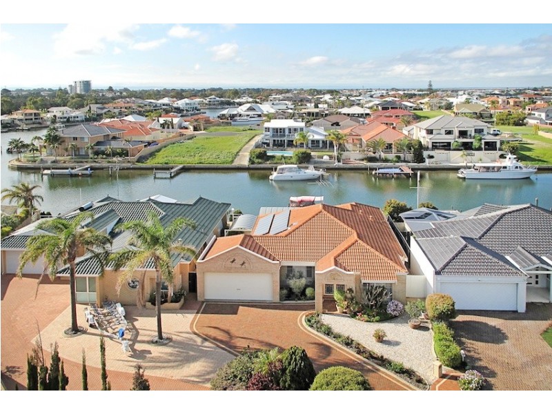 16 Quayside Close, Halls Head WA 6210