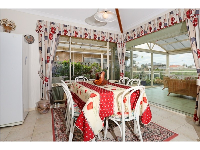 16 Quayside Close, Halls Head WA 6210