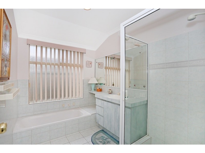 16 Quayside Close, Halls Head WA 6210