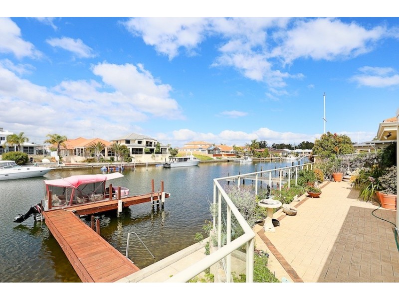 16 Quayside Close, Halls Head WA 6210