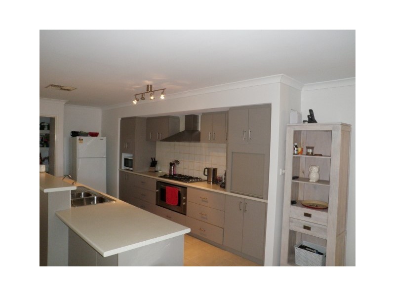 7 Tectona Way, Halls Head WA 6210