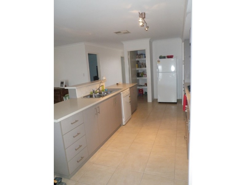 7 Tectona Way, Halls Head WA 6210