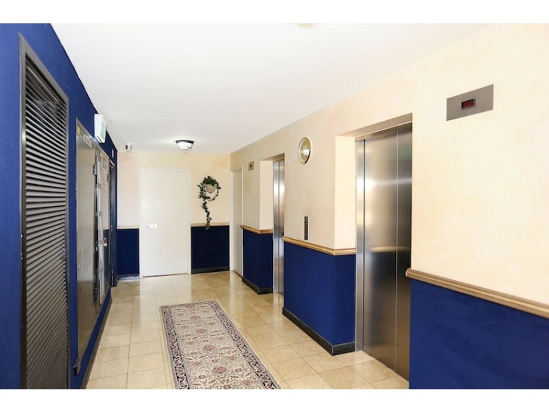 8/6A Valley Road, Halls Head WA 6210