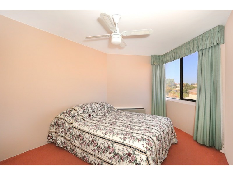 8/6A Valley Road, Halls Head WA 6210