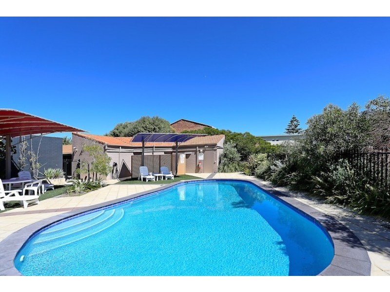 8/6A Valley Road, Halls Head WA 6210