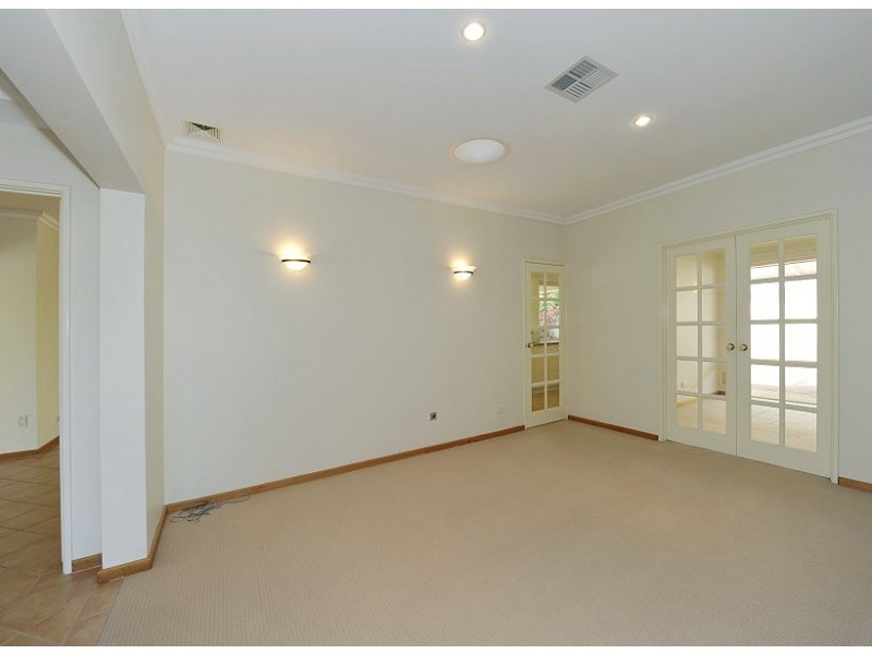 33 Cervantes Drive, Erskine WA 6210