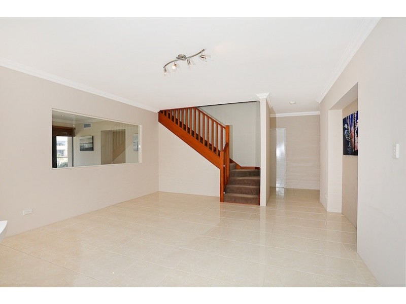 25 Genevieve Court, Halls Head WA 6210